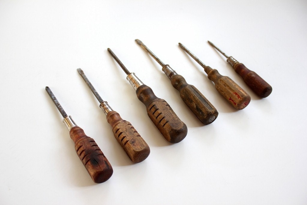 SALE /// wooden handle screwdrivers // vintage industrial