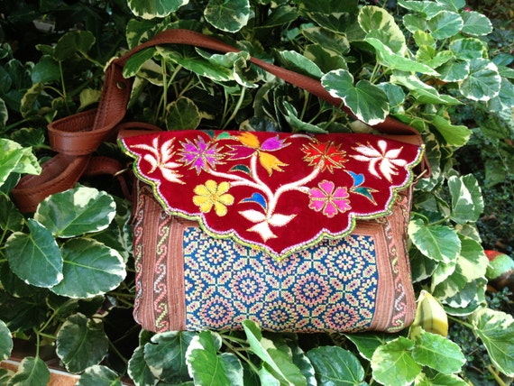Golden Spiral Leather Cross-body Bag embroidery of the