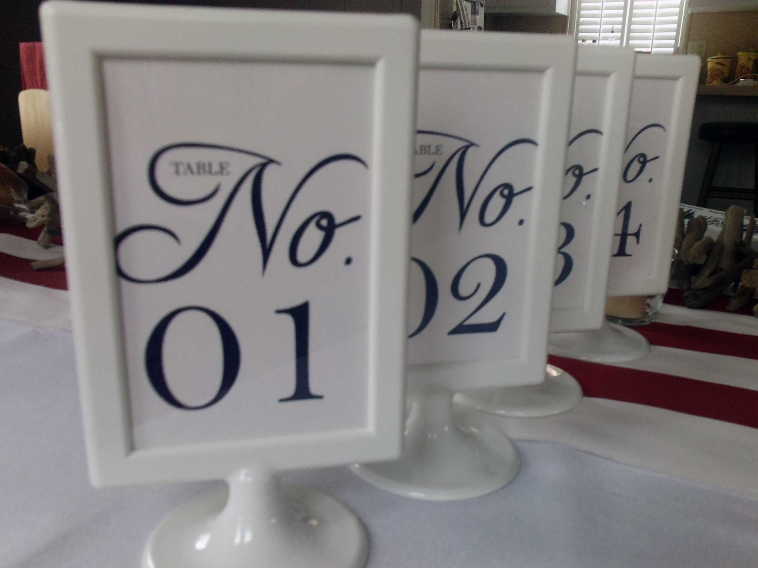12 Elegant pedestal frame table numbers