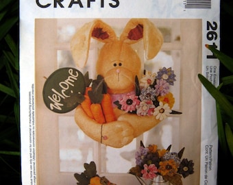 Uncut Pattern - McCalls 2611 - Welcome Bunny Wall hanging and accessories - Home Decor