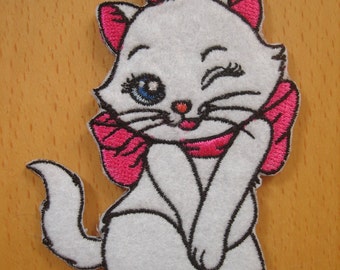 Disney Marie the Cat Blink One Eye White Pink Classic Iron on Patch, Applique, Sewing patch