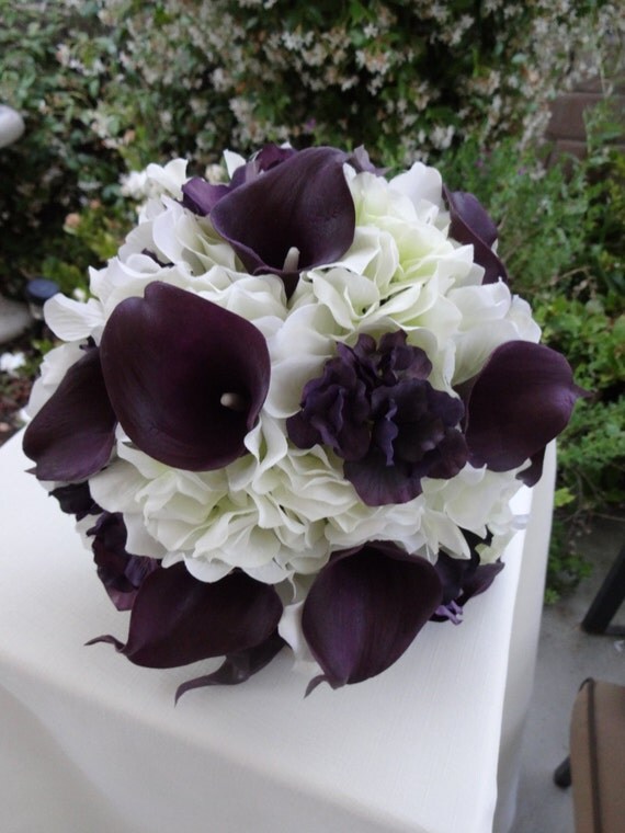 Bridal bouquet in whiteplum hydrangea and plum calla lily