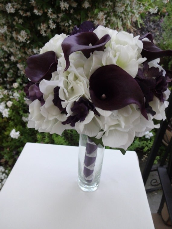 Bridal bouquet in whiteplum hydrangea and plum calla lily