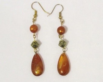 Vintage Jewelry Lucite Bead Dangle earrings
