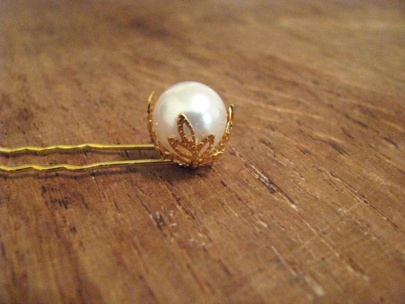 Items similar to Pearl hair pins, Bridal pearl hair pins, Ivory pearl bobby pins on Etsy