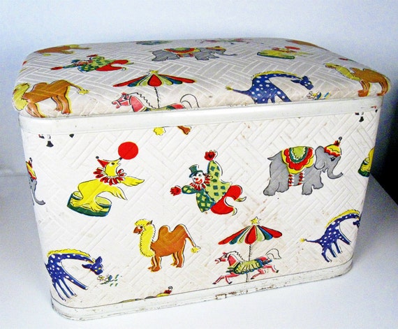 circus toy box