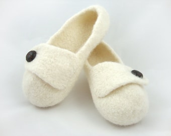 Winter White Womens Felted Wool Slippers