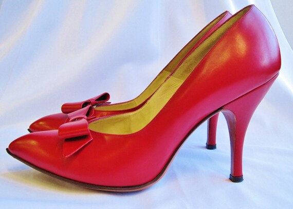 1950's Red Leather Heels With Bow Size 7 B