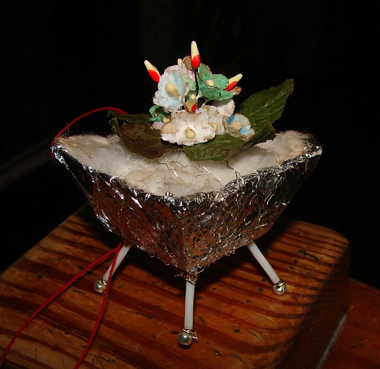 Flower Arrangement German Sebnitz Christmas Ornament