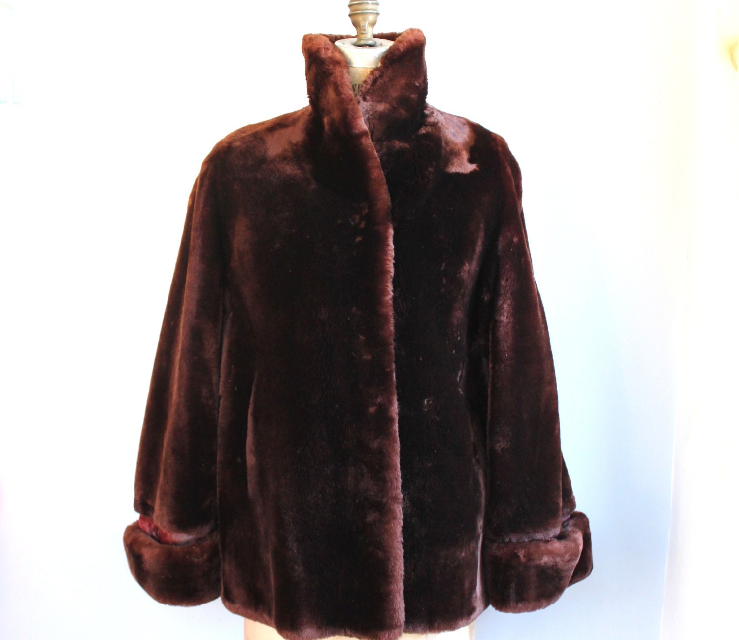 vintage 1960s fur coat / mouton fur coat / sheared lamb swing