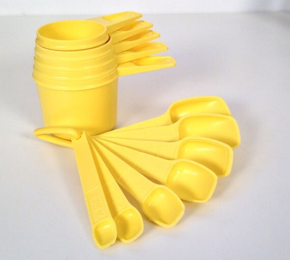 vintage Tupperware yellow measuring cups and spoons 12 piece