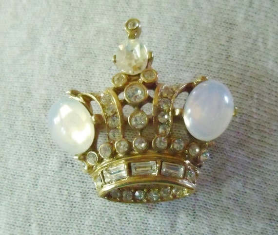 Vintage Wilson And Butler B &W Royal Crown Brooch Rhinestone