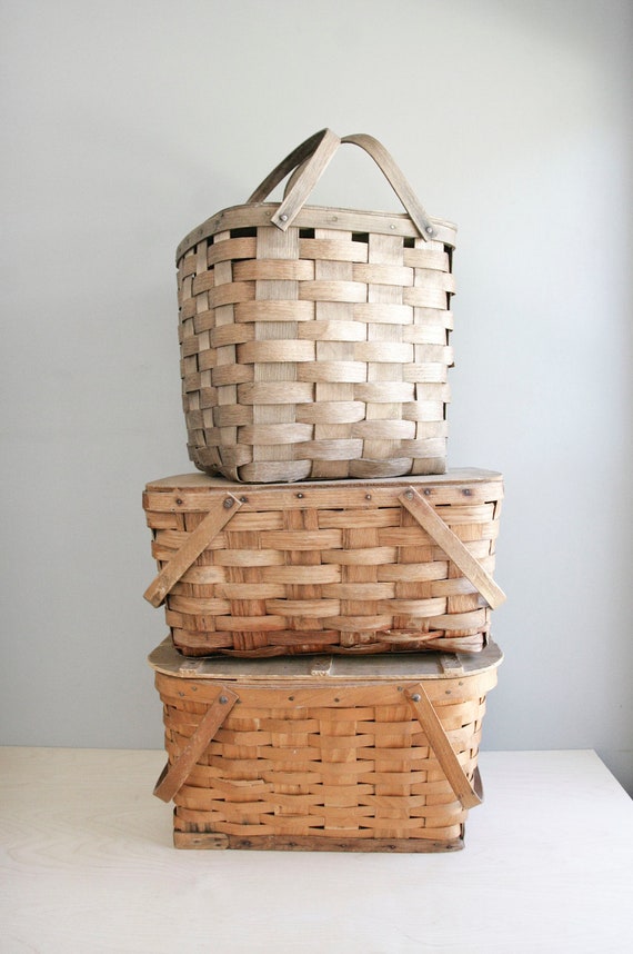 vintage picnic basket collection / set of three