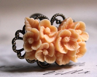 Peach Ring flower Cameo Ring Adjustable Ring Antiqued Brass Ring Cocktail Ring Pale Coral Ring filigree brass Cameo Ring french Bague R17
