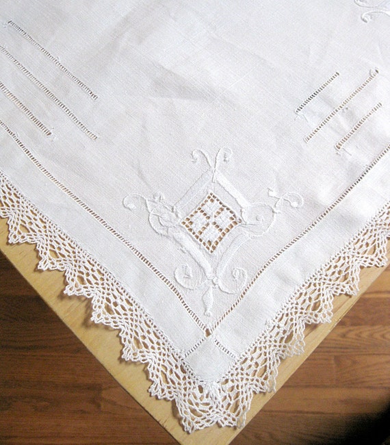 Vintage Irish Linen Table Runner Drawn & Machine Embroidery