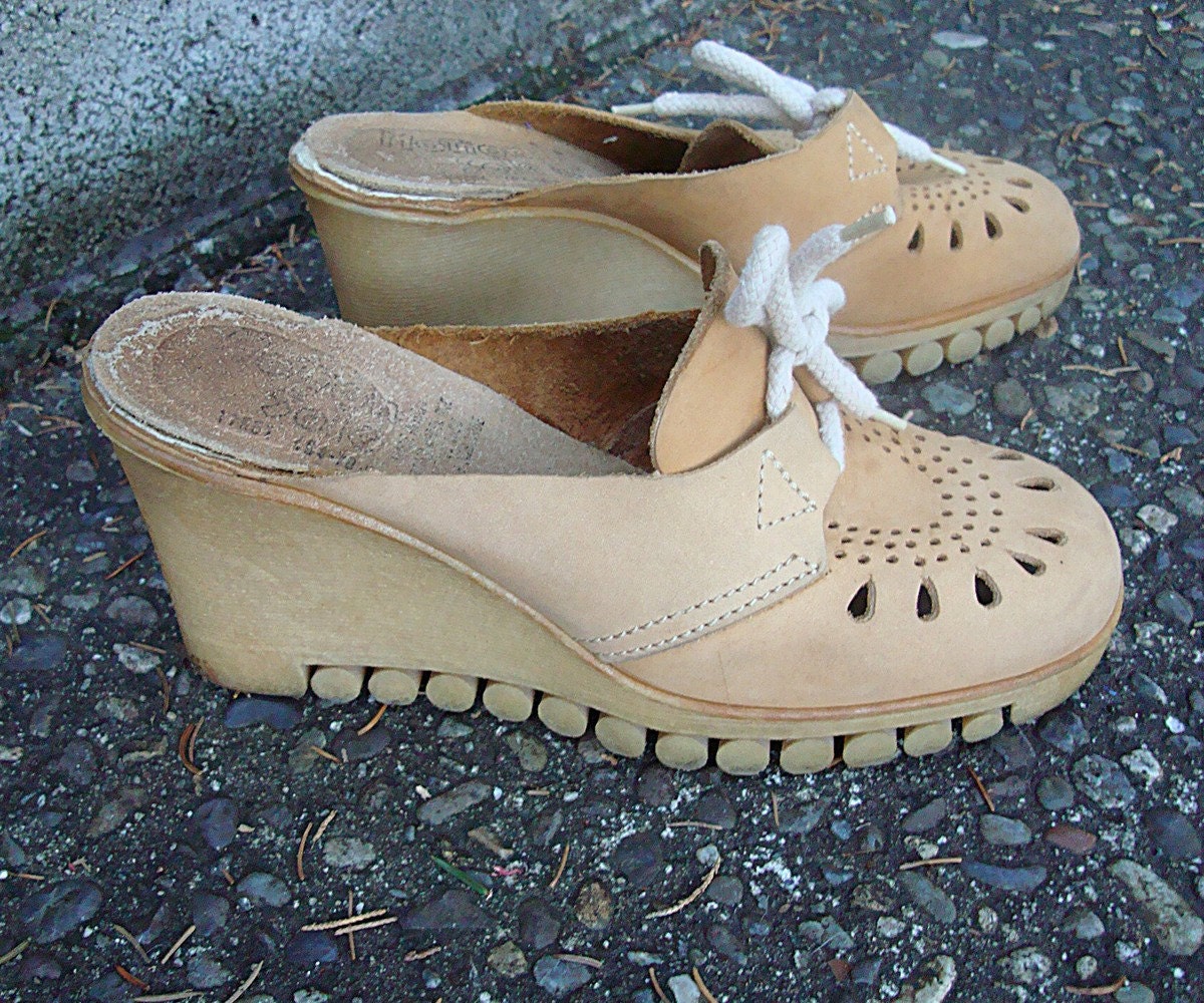 Wedge Clogs Vintage 1970s Platform Rubber Shoes size 7