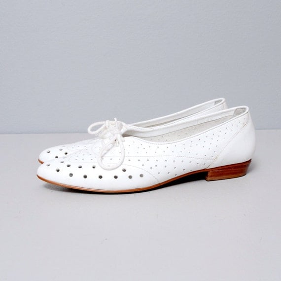 1980s Oxford Flats White Leather Cut Out by OldFaithfulVintage
