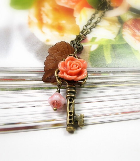 Vintage Style Floral Key Pendant Necklace by jewelrybyNaLa on Etsy