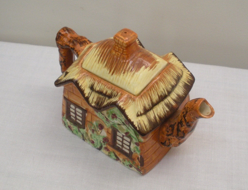 Vintage Occupied Japan Cottage Teapot