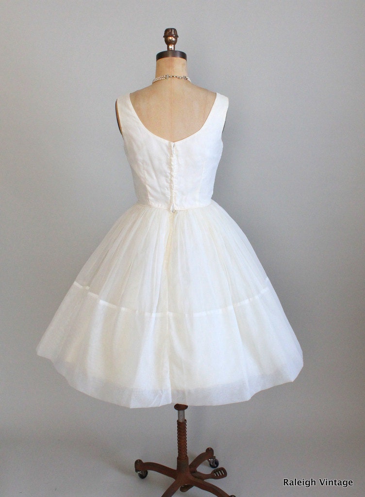 Vintage 1960s Dress : 50s 60s Winter White Chiffon Wedding