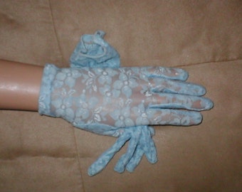 Vintage light Blue Lace wrist-length Gloves