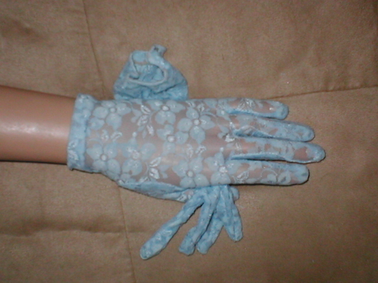 Vintage light Blue Lace wristlength Gloves