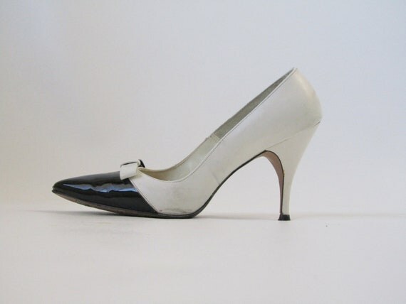 1950s 1960s Shoes Vintage Spectator Shoes in Black & White