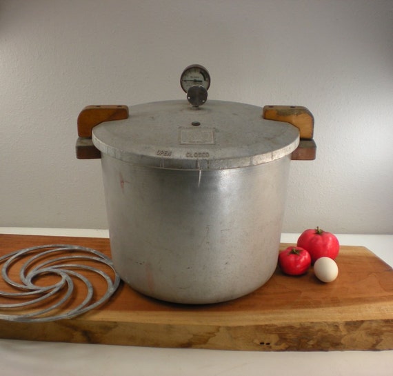 Mac Donalds Large Pressure Cooker Canner With Wood Handles M23