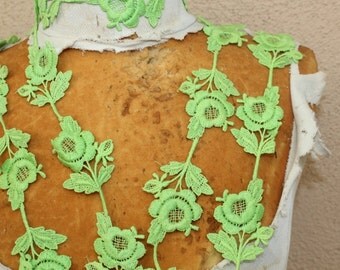 Very cute green color flower venice trim 2 yard listing