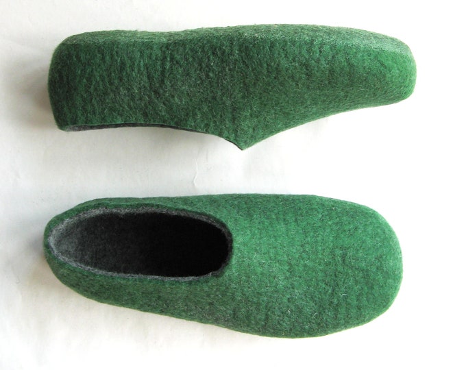 Gift For Boyfriend, Wool Shoes For Men, Felted Slippers, Green Slippers, Rustic Style Shoes Winter Slippers, Supernatural Yoga Gifts For Him