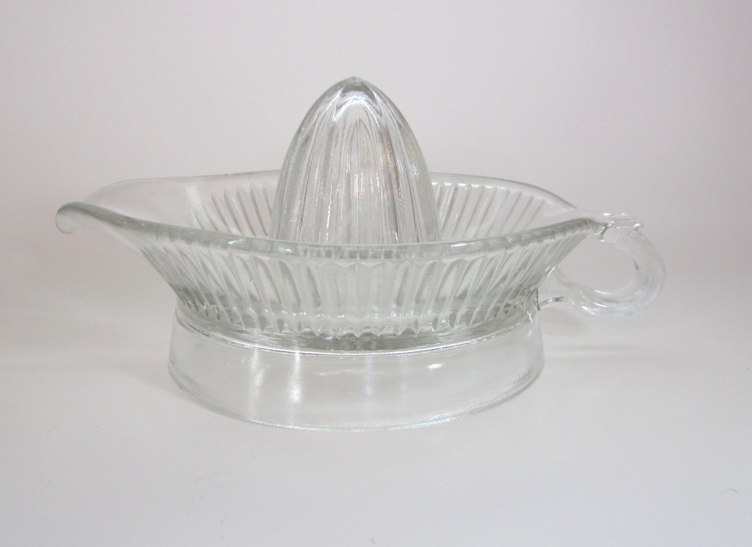 Glass citrus juicer