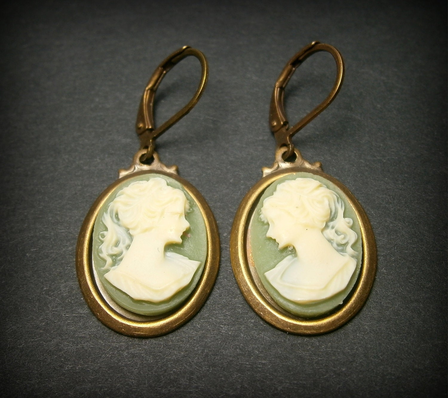 Cameo Earrings In Light Green And Woman In Ivory On Vintage