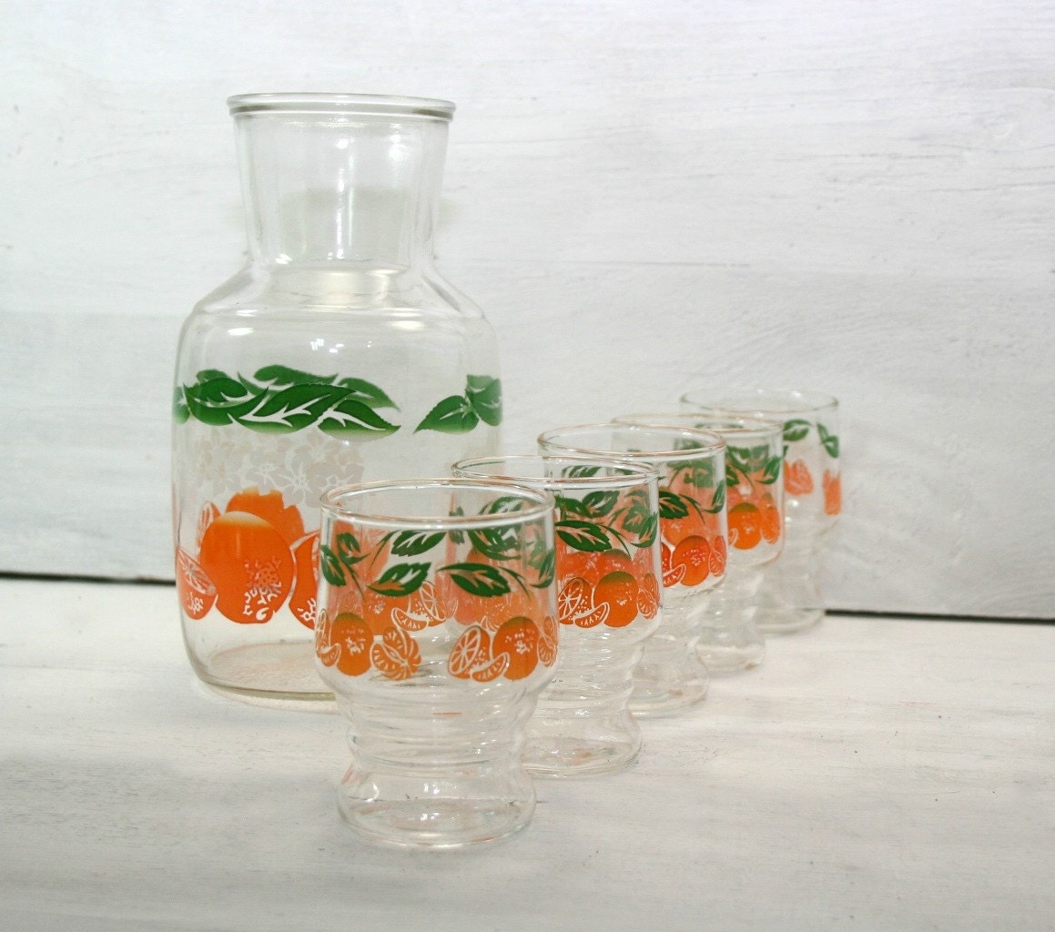 Vintage Juice Pitcher/Carafe and 5 Glasses Orange Juice
