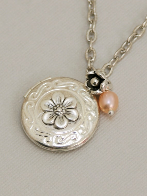 New Arrivals! Lockets Necklaces: Free Shipping on orders over $45 at laroncauskimmor.gq - Your Online Necklaces Store! Get 5% in rewards with Club O!