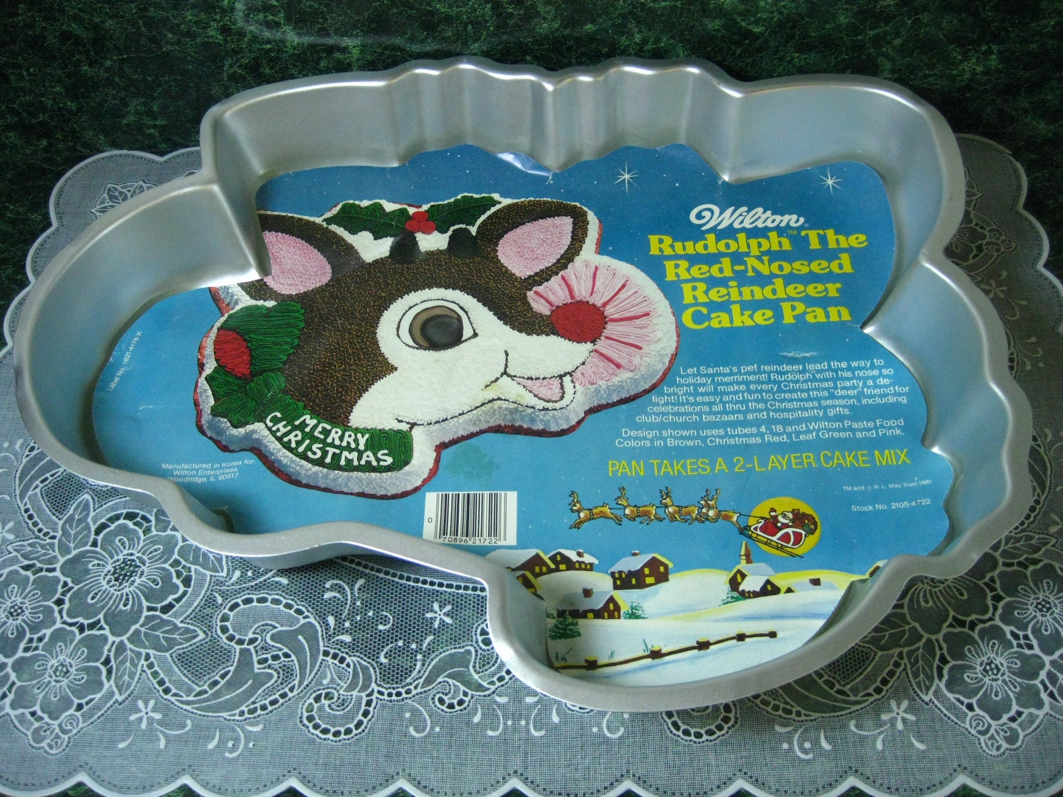 Wilton Rudolph The RedNosed Reindeer Cake Pan Vintage