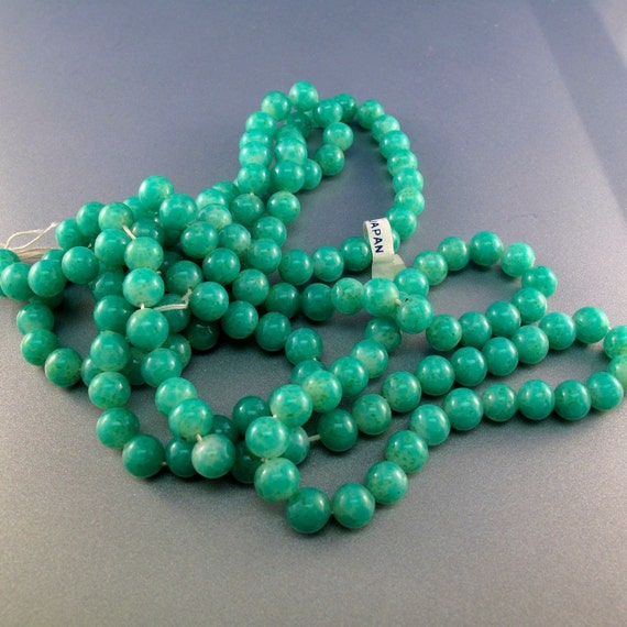 150 VINTAGE JAPANESE GLASS beads / 8mm jadeite green beads