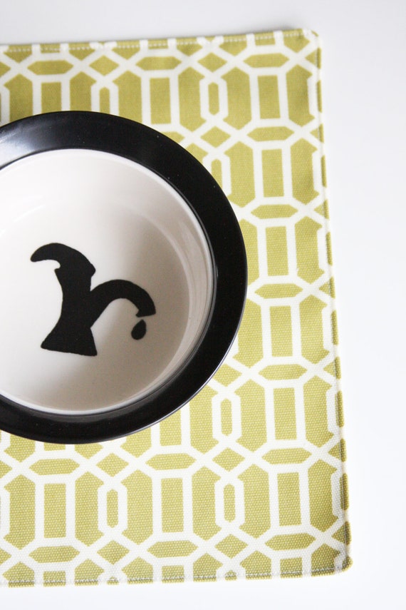 Pet Placemat Kiwi Hexagons in Small Size