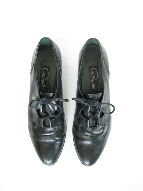Vintage Black Leather Oxford Loafers. Lace Up. Size 8.