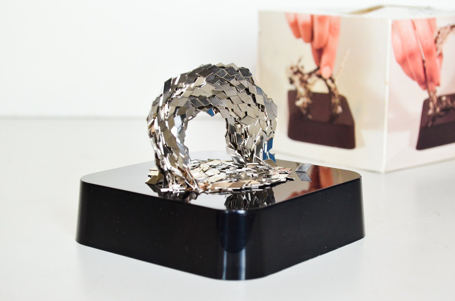 magnetic desktop sculpture