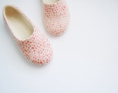 Felted woman slippers / house shoes. Red spots. Mothers day gift.