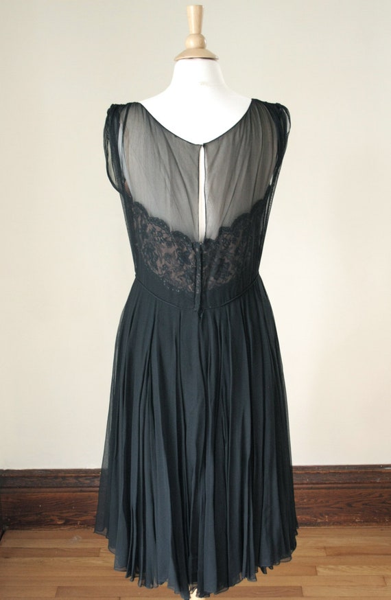 vintage 50s lace cocktail dress// full skirt little black