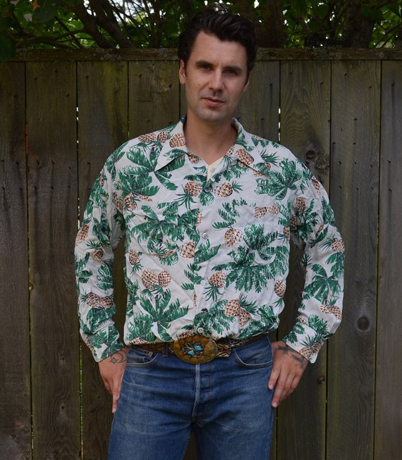 1940s Long  Sleeve  Miami Sportswear Rayon Hawaiian  Shirt 