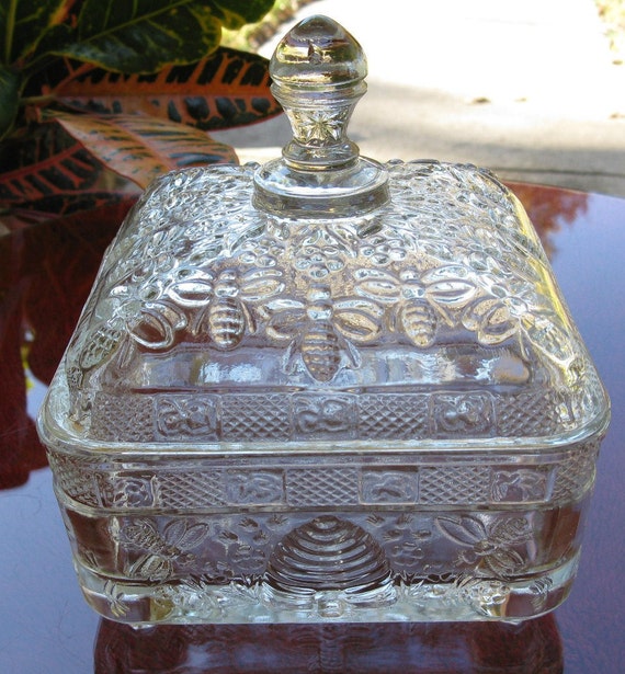 Vintage Tiara Clear Glass Honey Bee Candy Dish