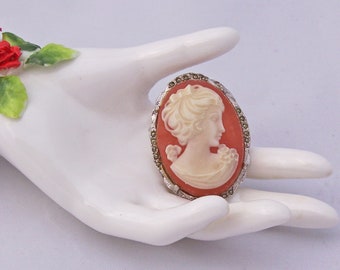 Vintage Hollywood Cameo Brooch, Goldtone Cameo Brooch