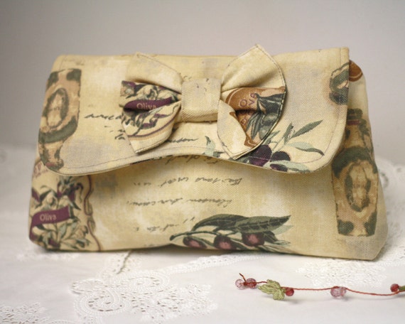 Vintage Vinyard Clutch Purse from Oyeta Vintage Vinyard Clutch Purse from Oyeta
