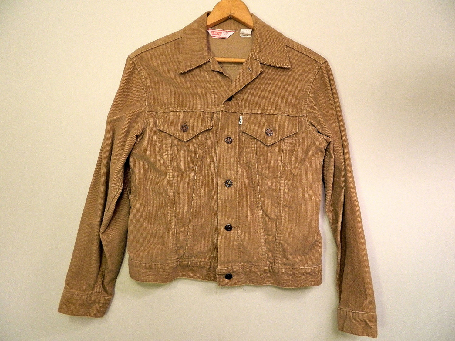 vtg LEVIS tan corduroy jacket . fall autumn beige . unisex