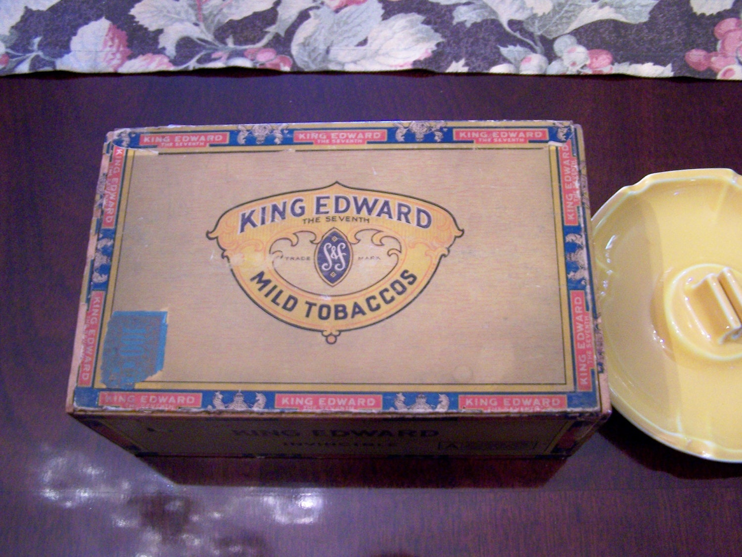 King Edward Vintage Wooden Cigar Box c. 19301940