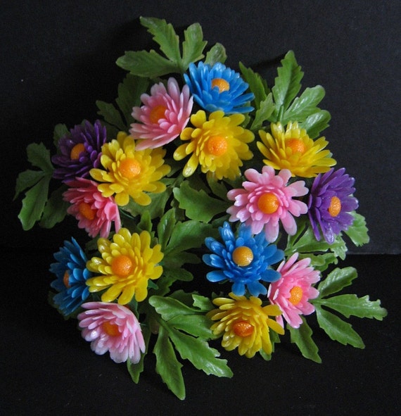 Vintage 1960's 1970's Fake PLASTIC FLOWER Ring