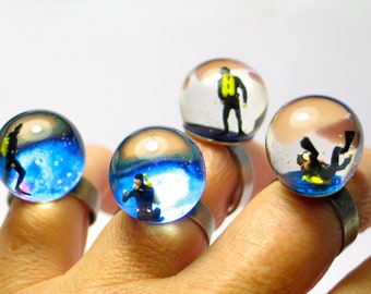 Diver in a tank. Resin ring. Resin jewelry. Modern jewelry. adjustable ring, snow globe ring, miniature, OOAK