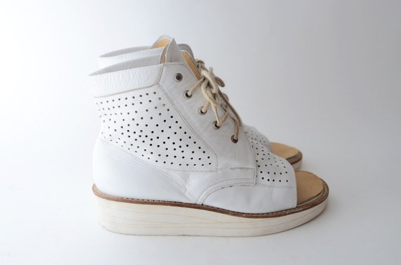 pex white leather shoes